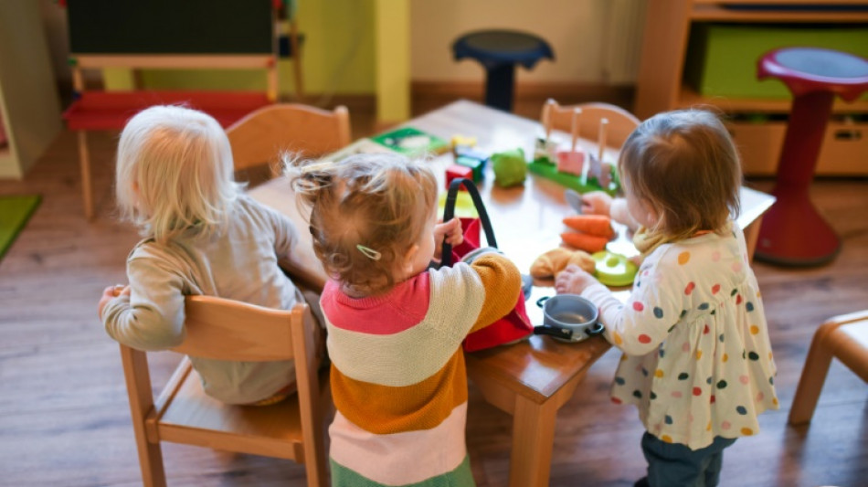 Karlsruhe will &uuml;ber Sozialversicherungsbeitr&auml;ge f&uuml;r gro&szlig;e Familien entscheiden