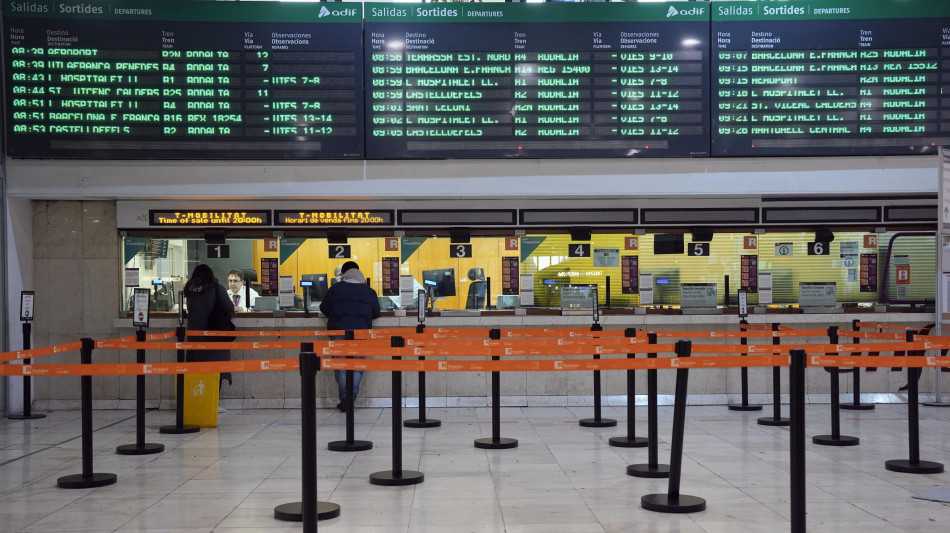 Interrotta per una frana una linea ferroviaria in Catalogna