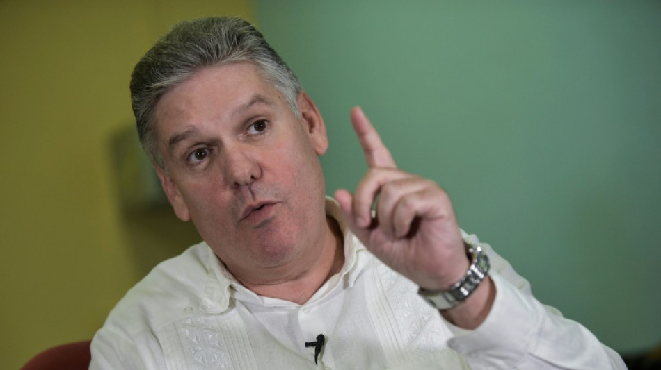 Condenan en Cuba a cadena perpetua a exministro de Economía 