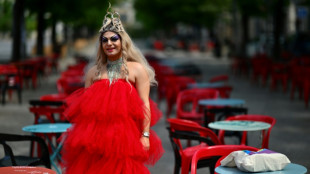 La 'drag queen' Miss Martini quiere "llevar alegr&iacute;a" al relevo de la llama