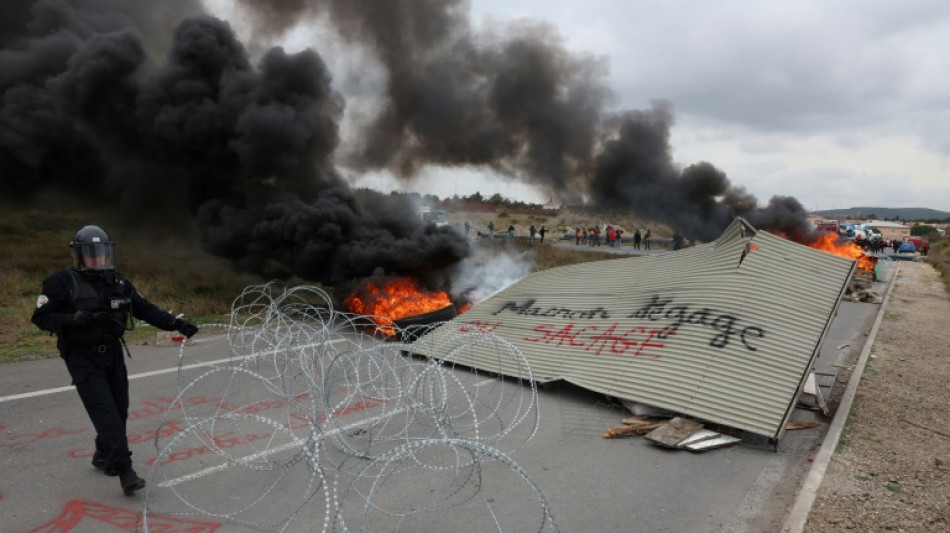 Blocages, d&eacute;blocages, r&eacute;quisitions, visite d'Etat annul&eacute;e: le point sur la mobilisation contre la r&eacute;forme des retraites