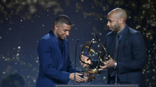 Troph&eacute;es UNFP: Kylian Mbapp&eacute; meilleur joueur de la saison pour la troisi&egrave;me fois d'affil&eacute;e