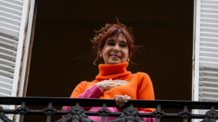 La expresidenta argentina Kirchner evoluciona bien tras internaci&oacute;n por apendicitis