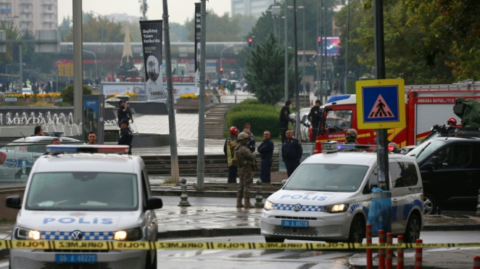 Atentado suicida en la capital turca antes de apertura de la sesi&oacute;n parlamentaria