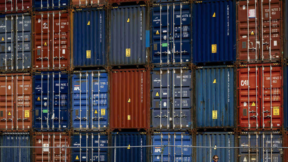 Export giugno extra Ue sale del 6%, spinta da vendita navi