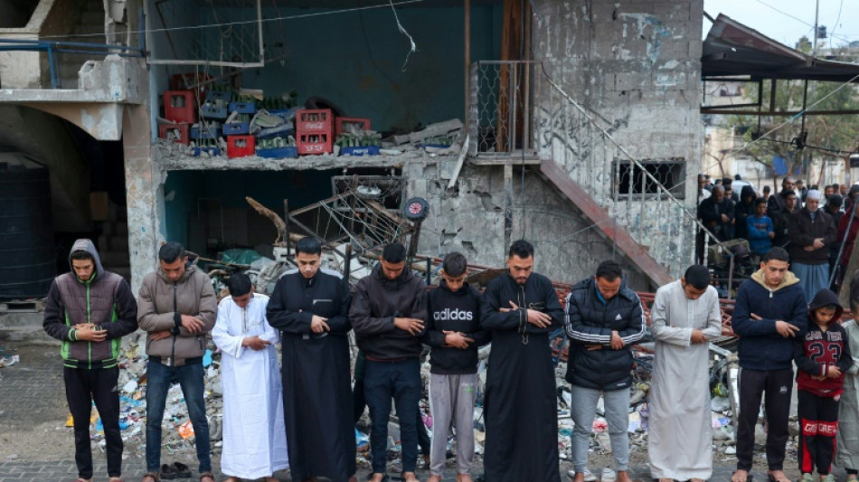 Dans la d&eacute;tresse et dans les ruines, l'A&iuml;d "le plus triste" de Gaza