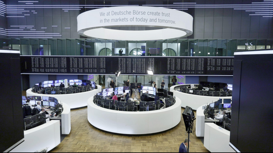 Borsa: l'Europa apre in netto calo,attesa per i conti Nvidia