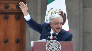 Tausende Mexikaner feiern scheidenden Pr&auml;sidenten L&oacute;pez Obrador