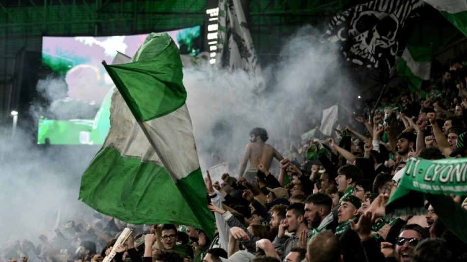 L1: Lors d'un derby houleux, Saint-Etienne s'offre Lyon et de l'oxygène