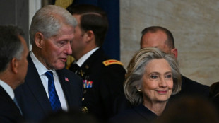 Hillary Clinton tamb&eacute;m n&atilde;o comparece perante Congresso dos EUA pelo caso Epstein