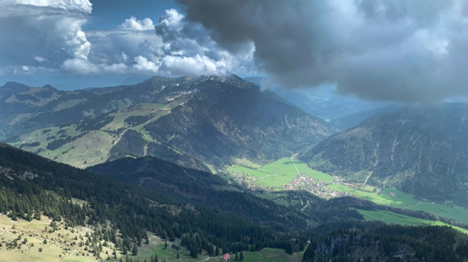 Autofahrer stirbt bei Bayrischzell nach Sturz von Zw&ouml;lf-Meter-Hang