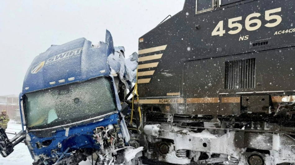 Snowstorm disrupts travel in southern US as blast of icy weather widens