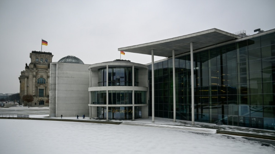 Pol&eacute;mique sur l'&eacute;pandage du sel &agrave; Berlin, paralys&eacute;e par le verglas