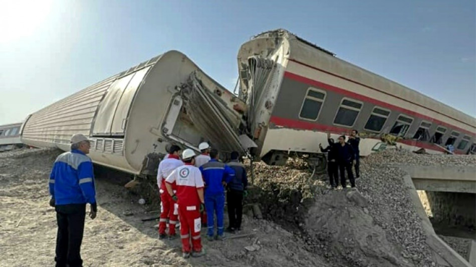 Mindestens 17 Tote und Dutzende Verletzte bei Zugungl&uuml;ck im Iran