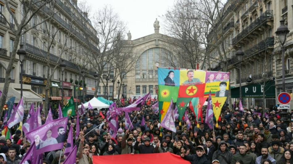 Tausende Menschen bei Demo elf Jahre nach Ermordung von Kurdinnen in Paris