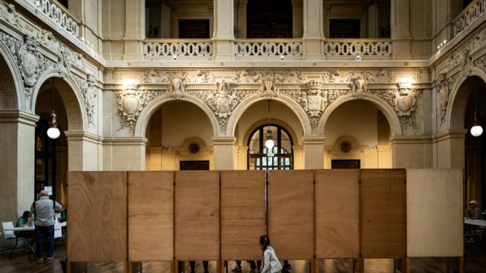 Parlamentswahl in Frankreich: Bis zum Mittag h&ouml;chste Wahlbeteiligung seit 1981