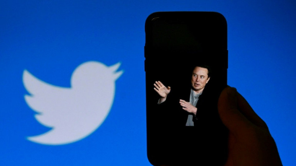 Elon Musk a pris le contr&ocirc;le de Twitter et licenci&eacute; des dirigeants