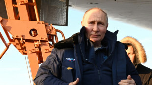 Putin macht Probeflug an Bord eines atomwaffenf&auml;higen &Uuml;berschallbombers 