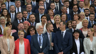 Frankreichs Rechtspopulistin Le Pen erneut zur Fraktionschefin gew&auml;hlt