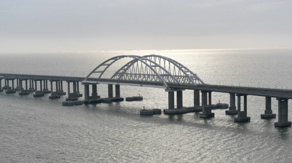 Ukraine: les services sp&eacute;ciaux et la marine derri&egrave;re l'attaque contre le pont de Crim&eacute;e, selon une source &agrave; l'AFP