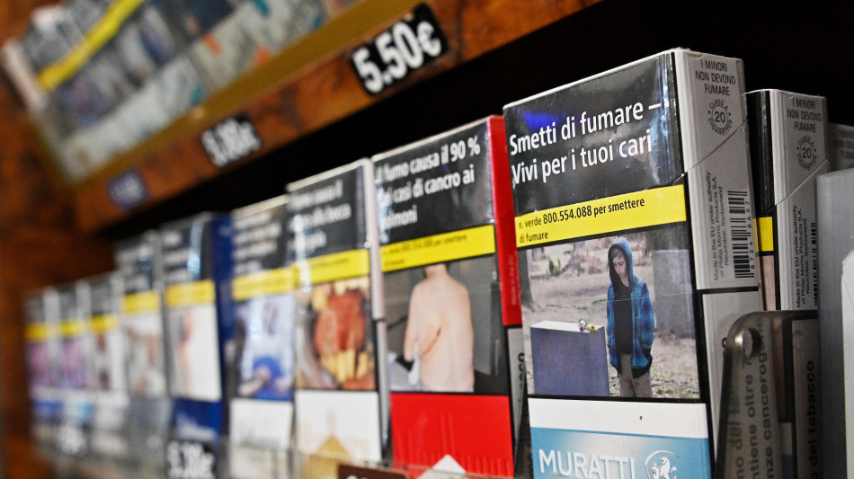 '5 euro contro il fumo', raccolte 35mila firme per la proposta di legge
