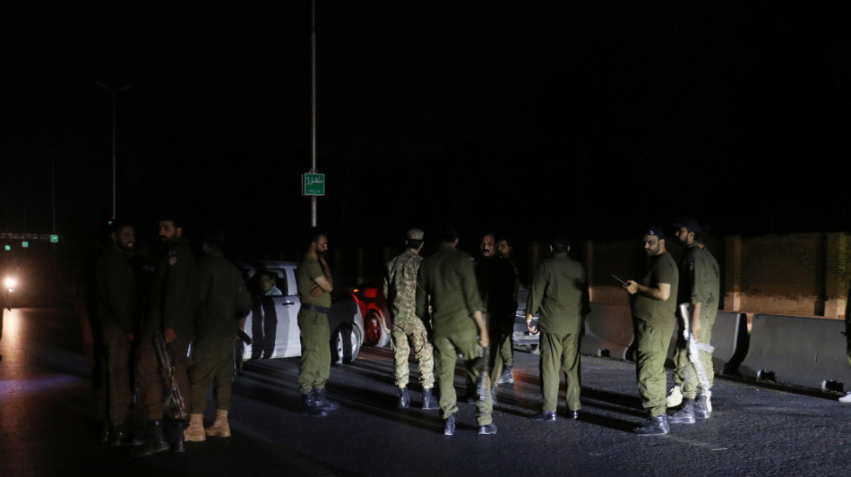 Pakistan, '11 civili morti in un bombardamento indiano'