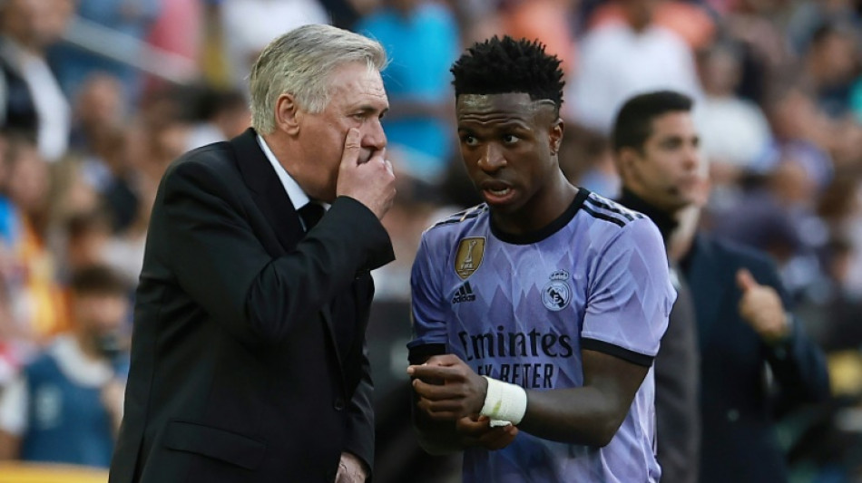 Real Madrid &eacute; derrotado pelo Valencia (1-0) e perde 2&ordm; lugar para Atl&eacute;tico; Vini Jr &eacute; alvo de insultos racistas