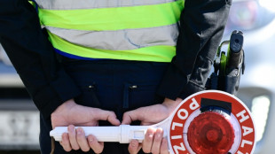 Zu betrunken f&uuml;r Alkoholtest: Mutter baut Unfall mit dreij&auml;hrigem Kind in Auto