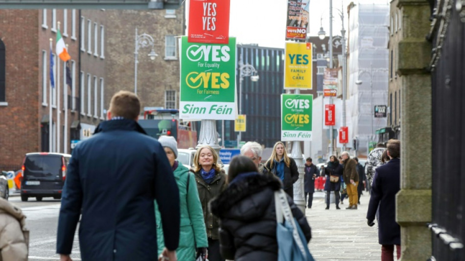 Spannung bei Ausz&auml;hlung der Stimmen nach Familien-Referendum in Irland