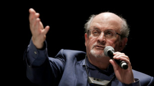 Agent: Salman Rushdie wird k&uuml;nstlich beatmet und k&ouml;nnte Auge verlieren
