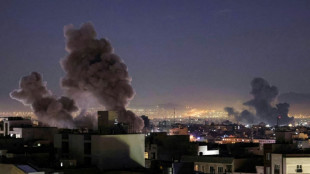 Postos de controle, bombardeios e esperan&ccedil;a: o cotidiano em Teer&atilde; sob a guerra