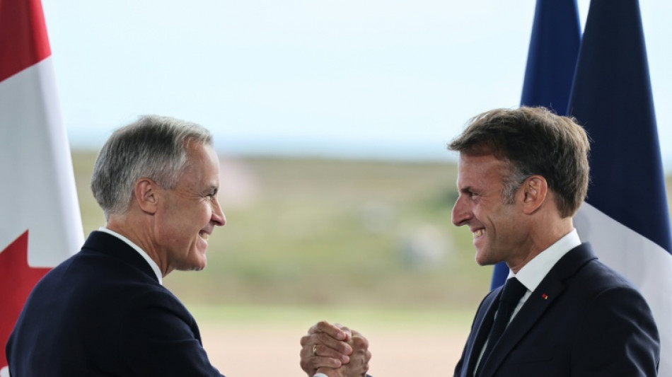 Face &agrave; Trump, Macron et Carney veulent un rapprochement "profond" de leurs deux pays