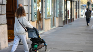 Istat,meno coppie con figli,pi&ugrave; famiglie monogenitore