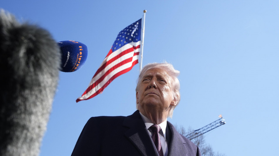 Trump chiede alla Corte Suprema un nuovo giudizio sui dazi