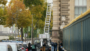 Casse du Louvre: deux mises en examen samedi, trois personnes remises en liberté