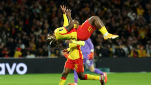 Lens vence Rennes de virada (3-1) e assume lideran&ccedil;a provis&oacute;ria, &agrave; frente do PSG