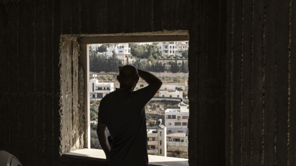 Israel desloca milhares de palestinos de Hebron ap&oacute;s ataque mortal