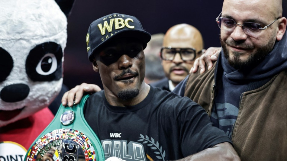 Boxe: Bakary Samaké triomphe par K.O. avant le concert de Gazo