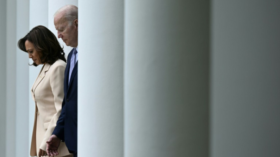 Biden steigt aus Rennen ums Wei&szlig;e Haus aus - Prominente Demokraten unterst&uuml;tzen Harris