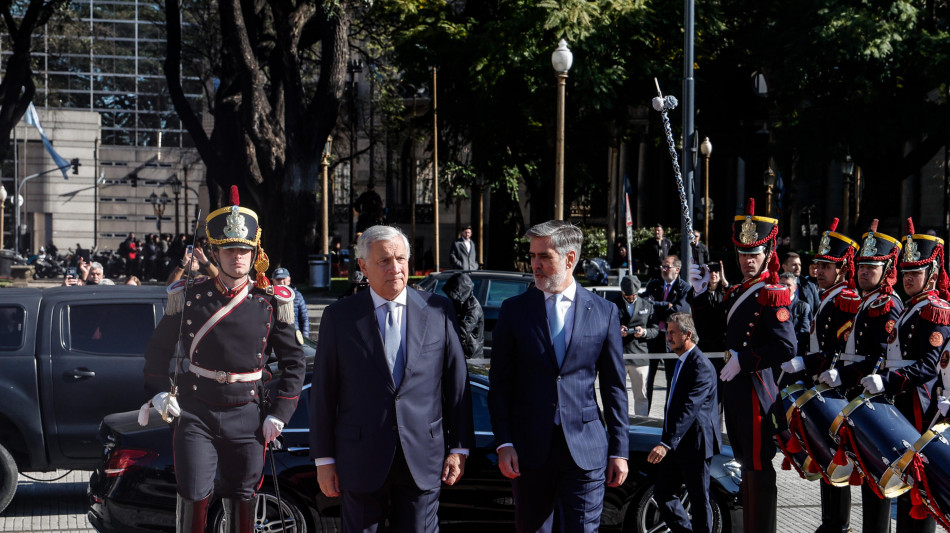 Tajani, 'decisioni sulle sanzioni ai coloni siano prese dall'Ue'