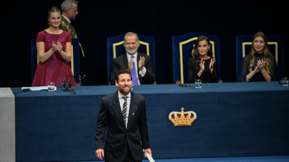 Foot: Messi re&ccedil;oit le prix Princesse des Asturies du sport