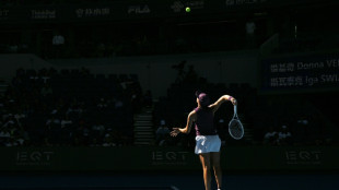 Swiatek, Zheng survive three-set tests in China Open third round
