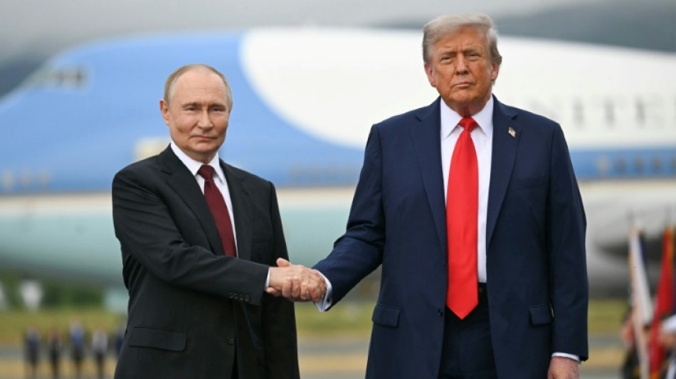 Trump: "Langes" Telefongespr&auml;ch mit Putin hat begonnen