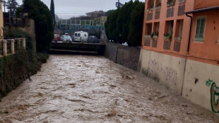 Maltempo, bomba d'acqua a Firenze e strade allagate