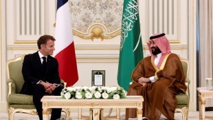 Macron en visite &eacute;clair &agrave; Riyad, ultime &eacute;tape de sa tourn&eacute;e dans le Golfe