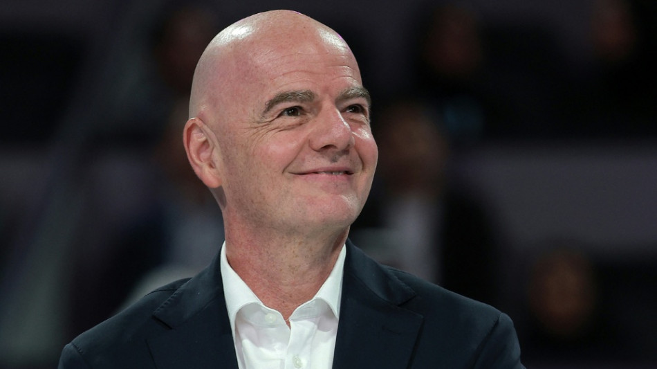 Als Trib&uuml;nengast: Infantino h&auml;lt an Irans WM-Teilnahme fest
