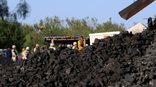 Rescatistas batallan para liberar a mineros atrapados tras el derrumbe de una mina en M&eacute;xico
