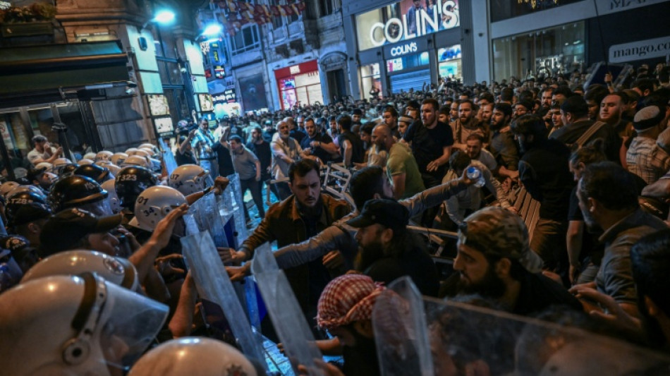Festnahmen, Gewalt und Straßensperren in Istanbul wegen angeblicher Mohammed-Karikatur