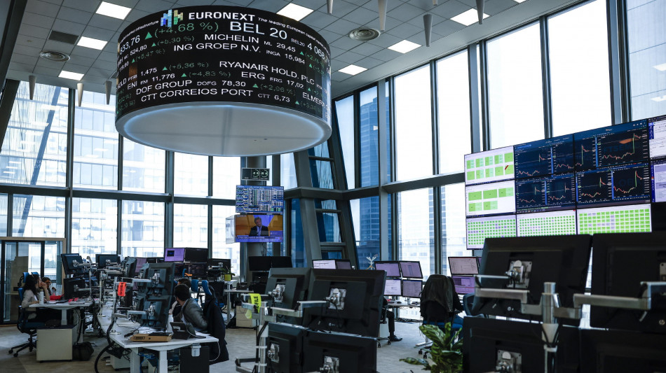 Borsa: l'Europa apre in cauto rialzo, Parigi +0,17%