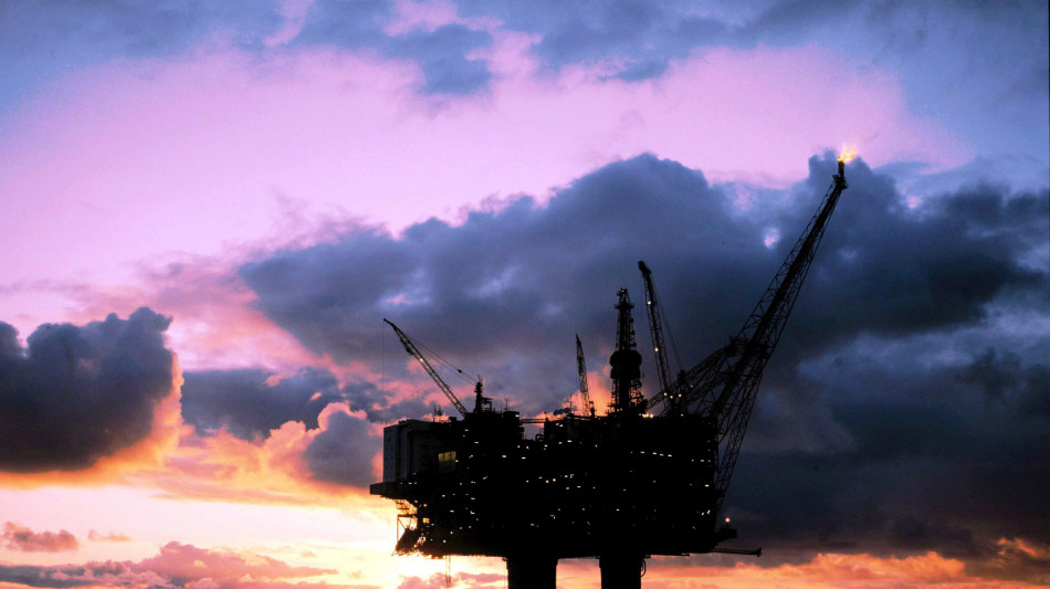 Il petrolio chiude in calo a New York a 71,20 dollari